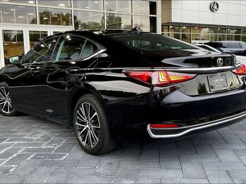 Certified 2024 Lexus ES 250 w/ Premium Package AWD/4WD image 6