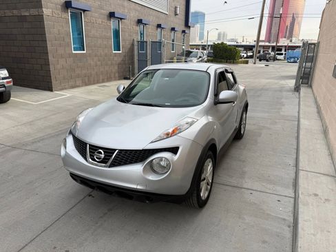 Used 2014 Nissan Juke S FWD image 9