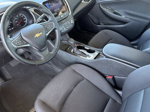 Used 2025 Chevrolet Malibu RS FWD image 5