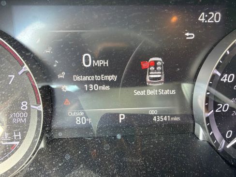 Used 2023 Toyota Highlander XLE FWD image 3
