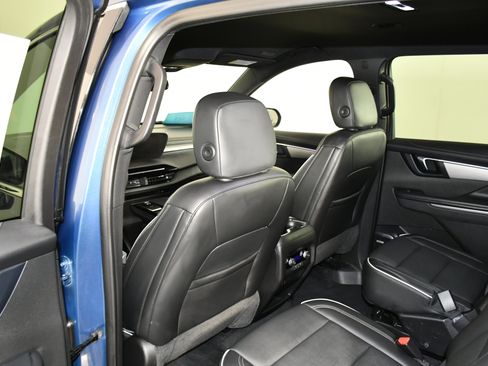 Used 2025 Buick Enclave Preferred image 46