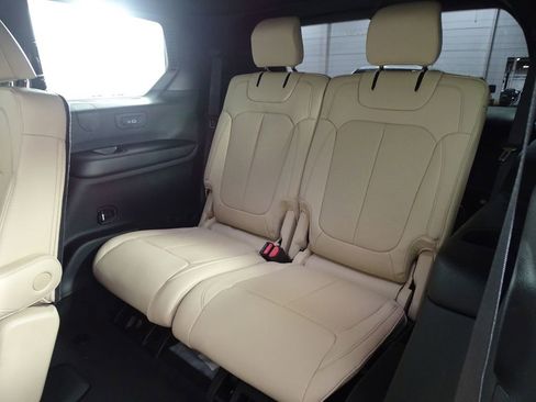 New 2025 Jeep Grand Cherokee L Limited image 15