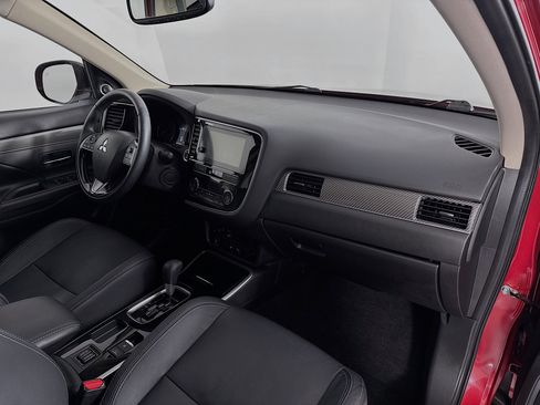 Used 2019 Mitsubishi Outlander SEL image 30