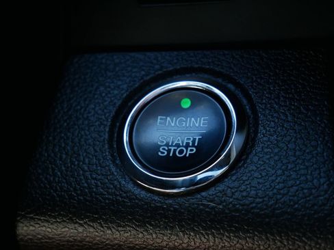 Used 2015 Ford F150 Platinum w/ Equipment Group 701A Luxury AWD/4WD image 26