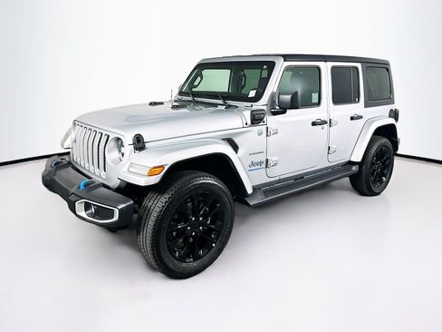 Used 2023 Jeep Wrangler Unlimited Sahara AWD/4WD image 3