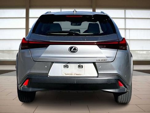Used 2020 Lexus UX 200 w/ Premium Package image 4