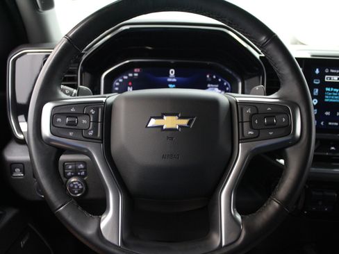 Used 2025 Chevrolet Silverado 1500 LTZ AWD/4WD image 36