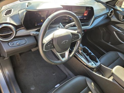 Used 2025 Chevrolet Trax ACTIV image 23