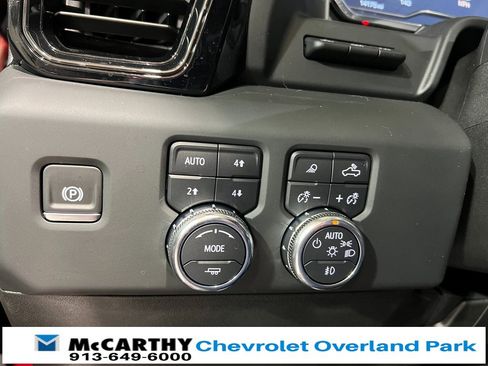 Used 2024 GMC Sierra 2500 AT4 w/ AT4 Premium Plus Package image 20