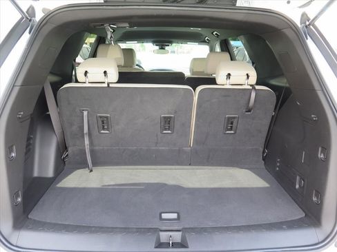 Used 2023 Chevrolet Traverse LS w/ Safety Package FWD image 17