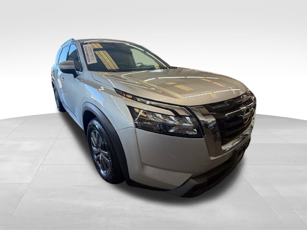 Used 2025 Nissan Pathfinder SV AWD/4WD image 7