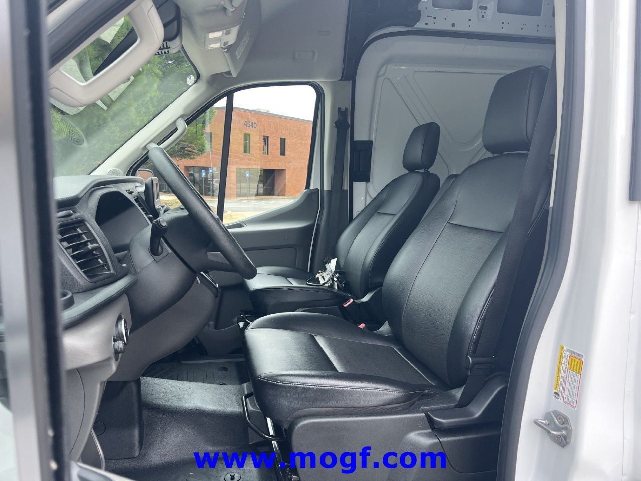 Used 2025 Ford Transit 250 148 High Roof RWD image 17