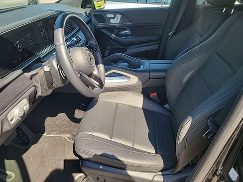 Used 2025 Mercedes-Benz GLE 350 4MATIC image 4