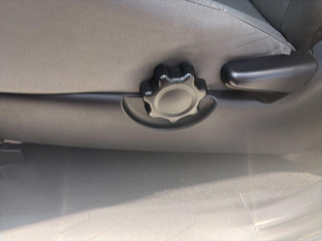 Used 2020 Toyota Tacoma SR w/ SR Convenience Package RWD image 13