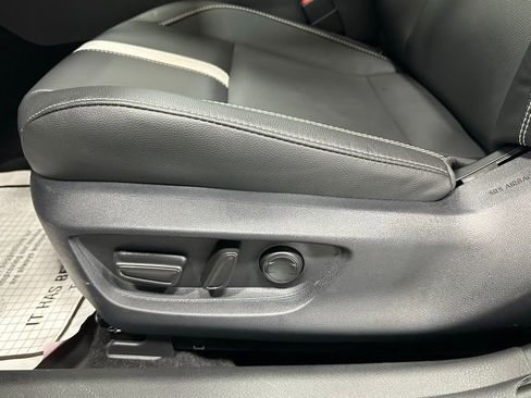 Used 2026 Toyota Camry Hybrid FWD image 12