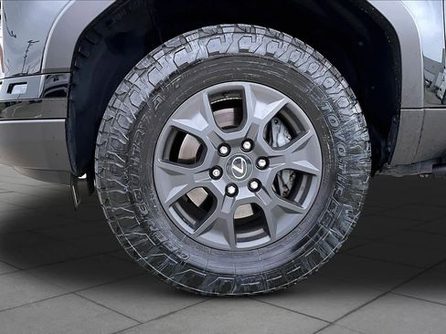Used 2024 Lexus GX 550 AWD/4WD image 11