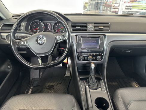 Used 2017 Volkswagen Passat 1.8T R-Line w/ R-Line Lighting Package FWD image 3