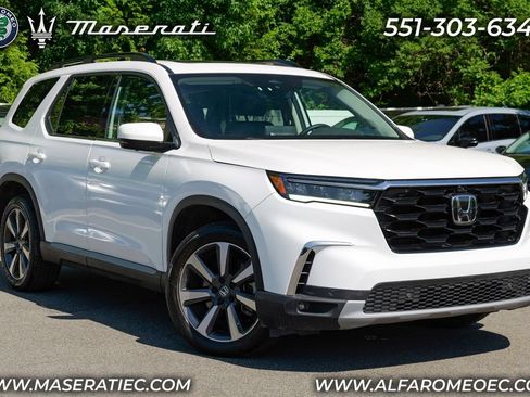 Used 2025 Honda Pilot Elite image 1