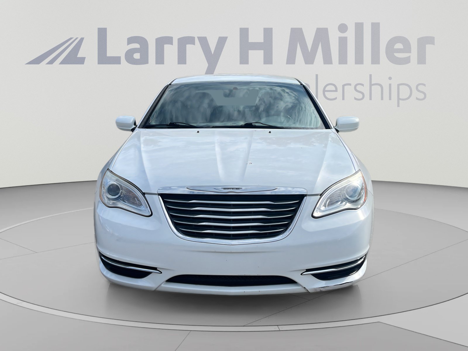 Used 2013 Chrysler 200 Touring FWD image 8