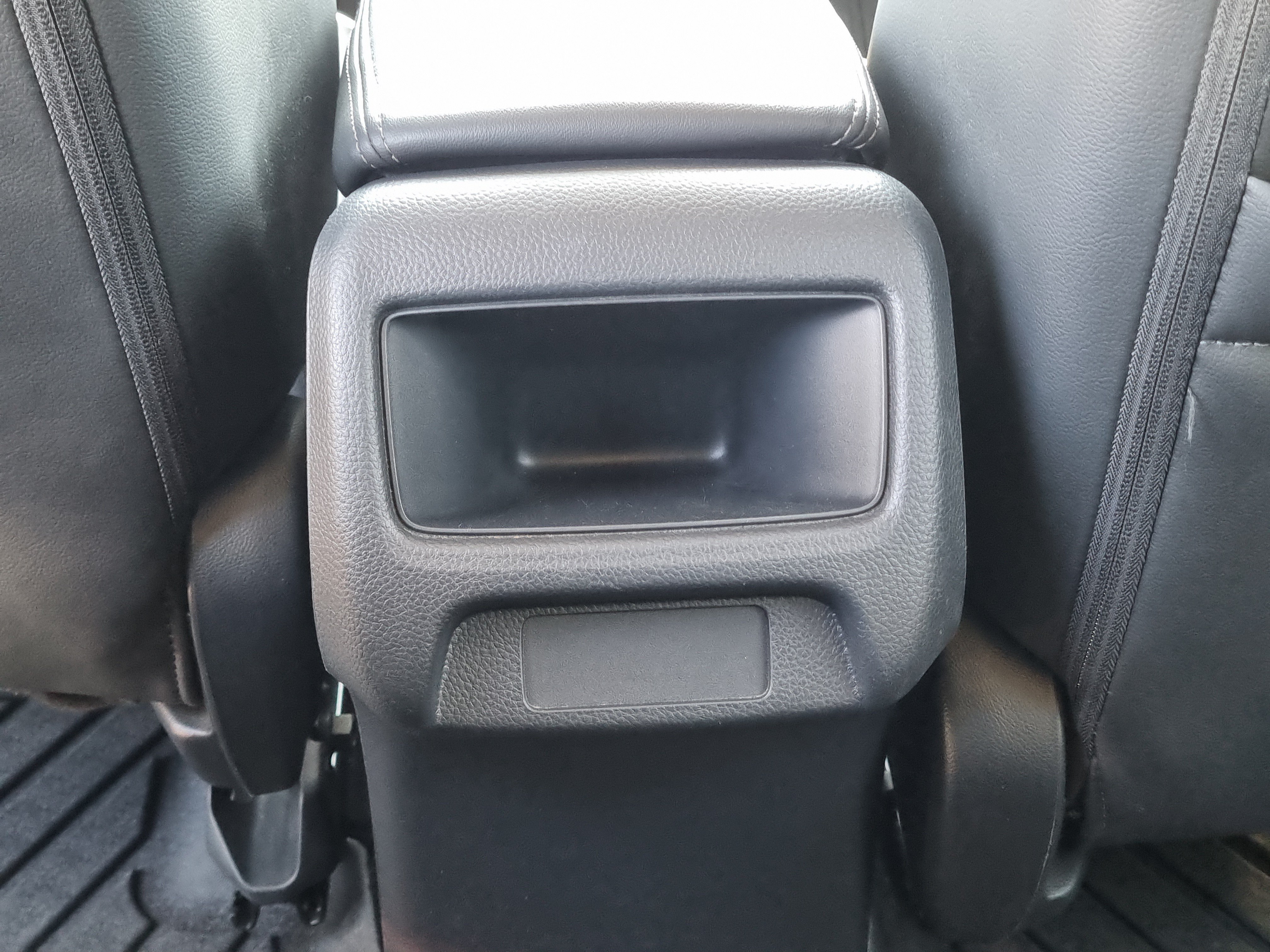 Used 2024 Honda HR-V EX-L image 12