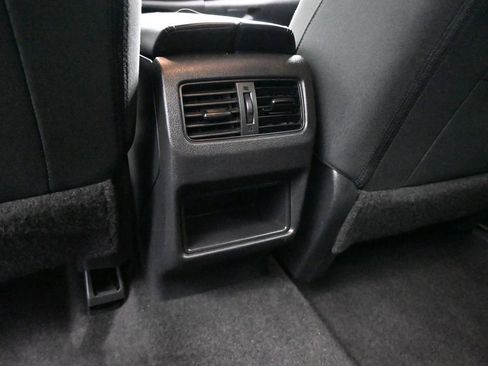 Used 2024 Nissan Rogue S image 19