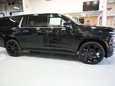 New 2026 Chevrolet Suburban High Country AWD/4WD image 4