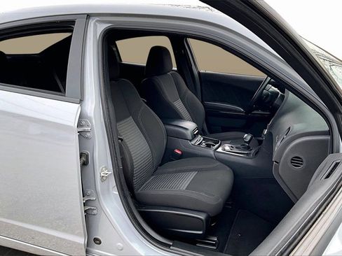 Used 2022 Dodge Charger SXT w/ Blacktop Package image 7