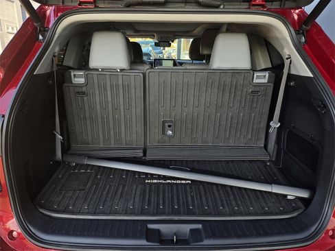 Used 2021 Toyota Highlander Platinum image 34