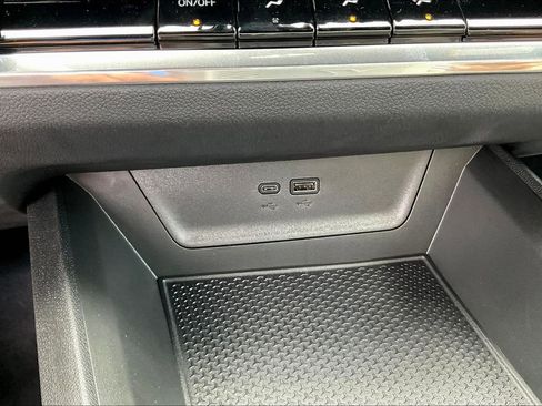 New 2026 Chevrolet Equinox LT w/ LPO, Floor Liner Package FWD image 22