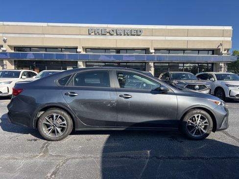 Used 2024 Kia Forte LXS w/ LXS Technology Package FWD image 6