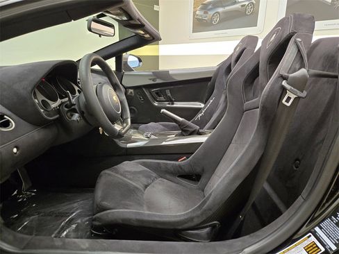 Used 2011 Lamborghini Gallardo LP 570-4 Performante image 17