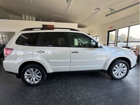 Used 2011 Subaru Forester 2.5X Premium image 6