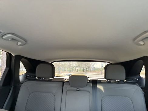 Used 2022 Ford Escape SE w/ SE Sport Appearance Package image 34