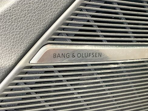 Used 2021 Audi Q8 Premium Plus image 14