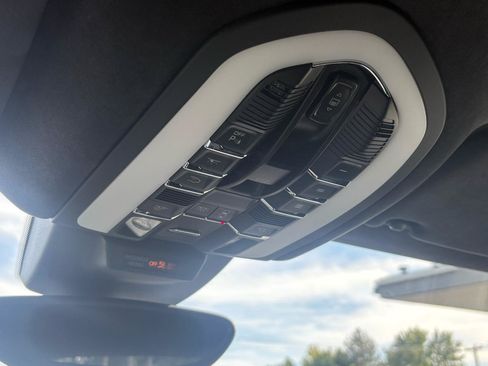 Used 2015 Porsche Macan Turbo AWD/4WD image 26