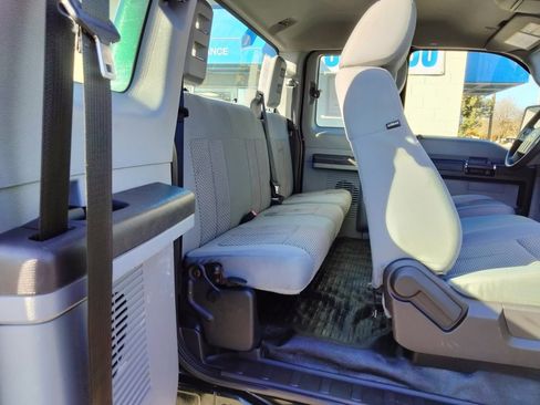 Used 2016 Ford F250 XL w/ Power Equipment Group image 18