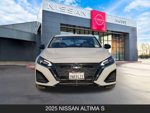 Certified 2025 Nissan Altima 2.5 S image 4