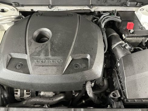 Used 2018 Volvo XC60 T5 Momentum w/ Convenience Package image 28