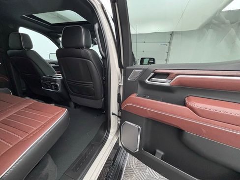 New 2026 GMC Sierra 1500 Denali Ultimate w/ LPO, Black Badging Package image 42