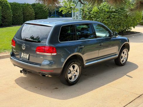 Used 2004 Volkswagen Touareg V8 AWD/4WD image 5