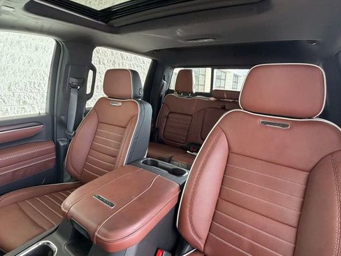 Used 2025 GMC Sierra 2500 Denali Ultimate image 2