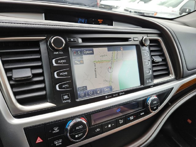 Used 2019 Toyota Highlander Limited Platinum AWD/4WD image 38
