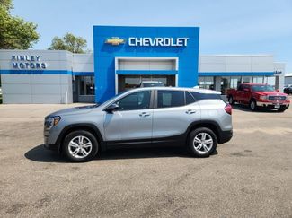 Used 2024 GMC Terrain SLE video 1