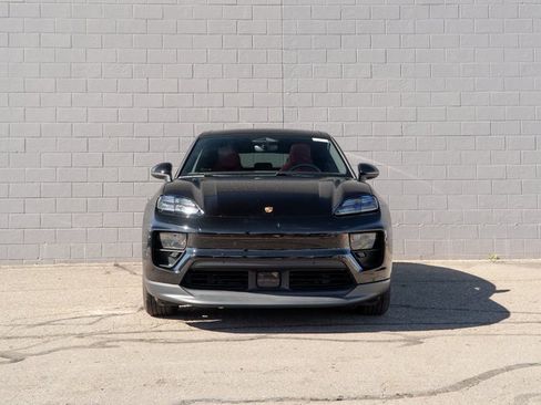 Certified 2024 Porsche Macan 4 Electric image 10