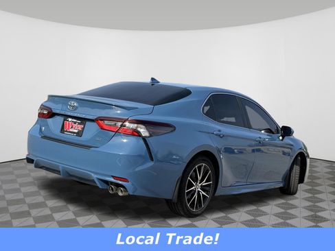 Used 2024 Toyota Camry SE w/ Convenience Package image 3
