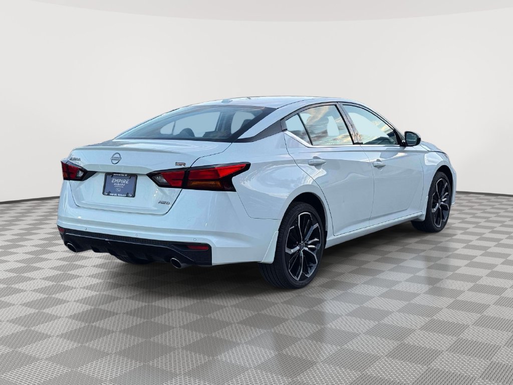 Used 2025 Nissan Altima 2.5 SR w/ SR Premium Package AWD/4WD image 8