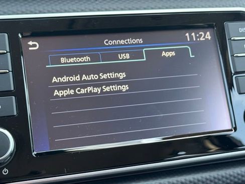 Certified 2025 Nissan Kicks Play S image 30