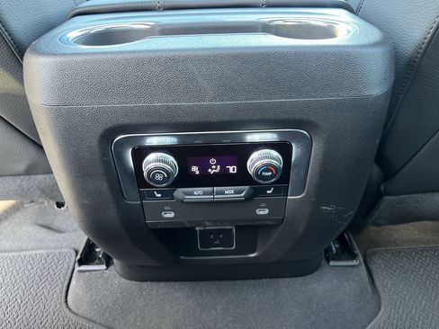 Used 2023 GMC Yukon Denali image 31