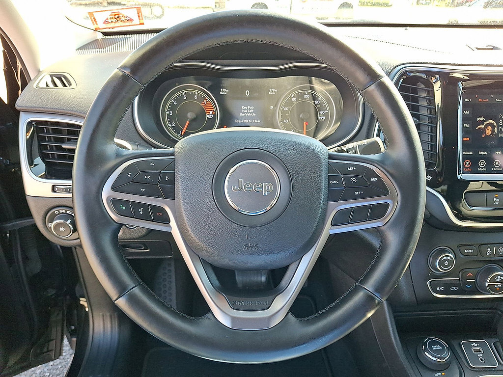 Used 2019 Jeep Cherokee Limited AWD/4WD image 22