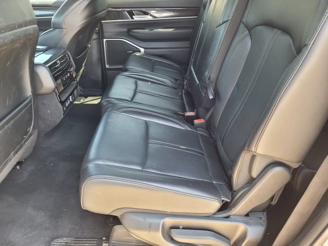 Used 2024 Jeep Wagoneer 2WD image 26